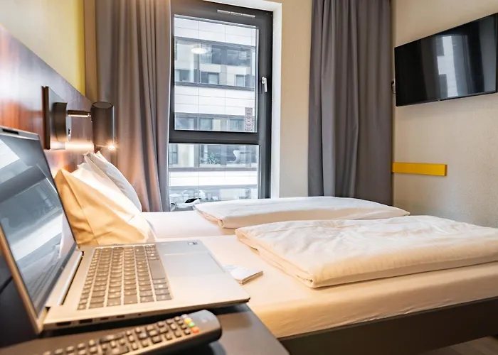 Meininger Frankfurt Main / Airport Hotel 3*