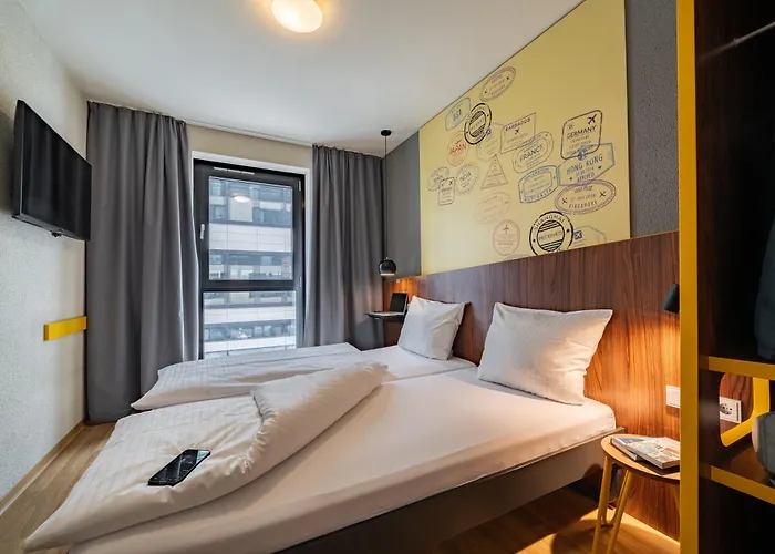 Hotel Meininger Frankfurt Main / Airport 3*