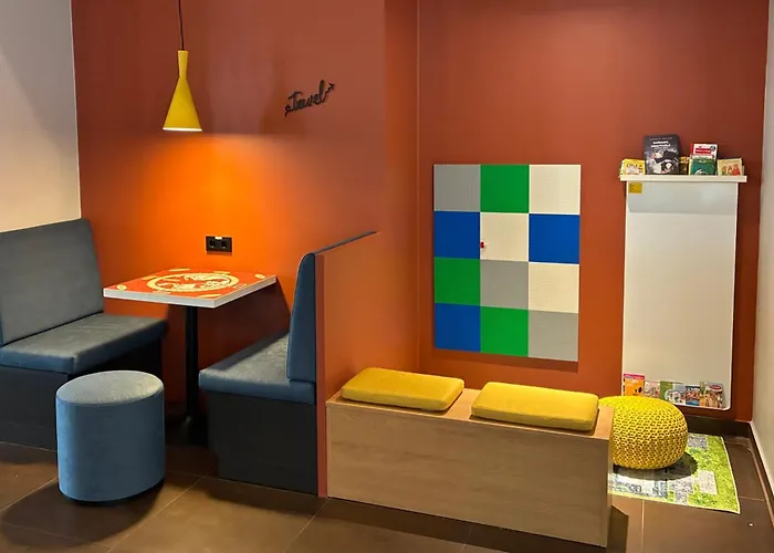 Meininger Frankfurt Main / Airport 3*